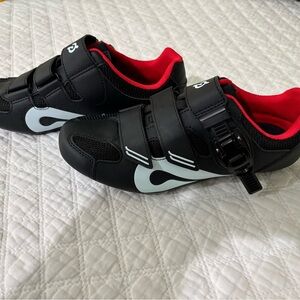 Peloton cycling shoes Euro size 40